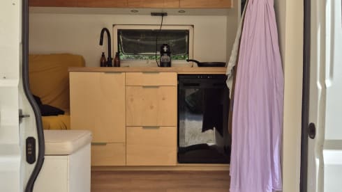 Boxy – Spacious off-grid bus camper 'Boxy' 2/3 pers. (2014)