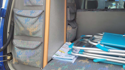 4p Volkswagen bus from 2001