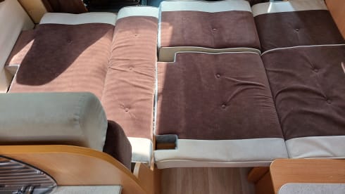Complete luxury motorhome, 5 persons