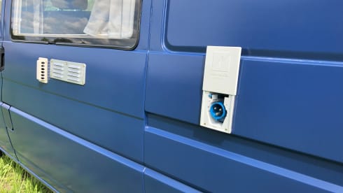 2p Volkswagen bus from 1992