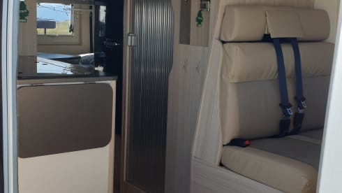Very rare - Perfect getaway van - No bed set up required