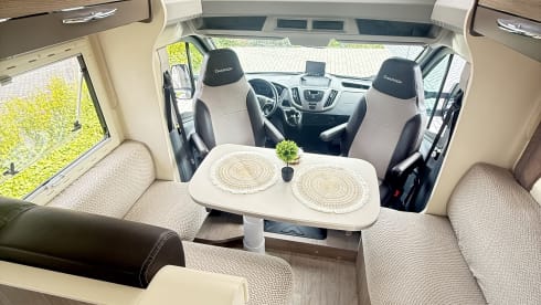 Chausson Welcome 728EB – Embark on an adventure with our Chausson Welcome 728 EB! 🚐✨