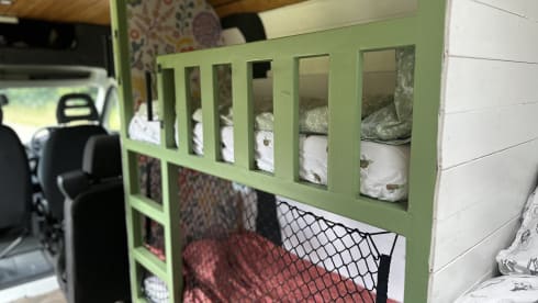 Reggie – Beautiful Family Campervan - Kids Bunks - Adults Double - Off Grid – Heater