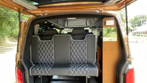 YS71WTG NOMAD –  4 Berth Nomad Camper Romford -Romford