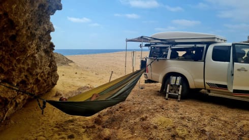 Theresa – Adventurous 4x4 camper with tent