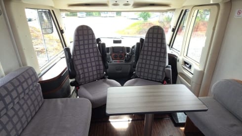 Dormouse – Camping-car Hymer B508 CL entièrement intégré - Assurance incluse