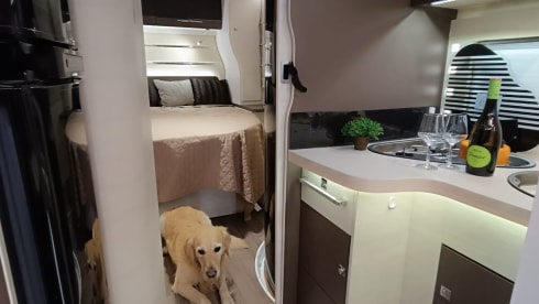 Luxuriously equipped 4-person Chausson