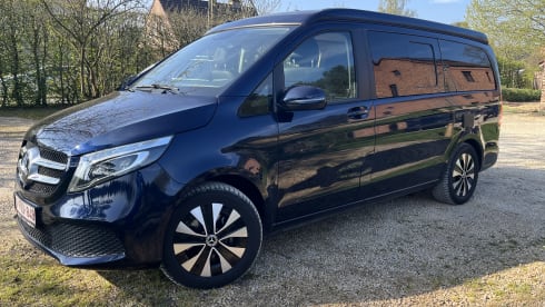 Sprokmobiel – 4p Mercedes-Benz campervan uit 2022