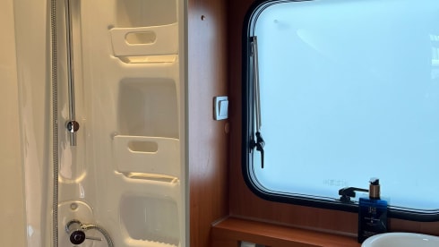 Willem – Nice and complete 6 person camper