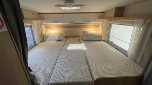 Ernie – 4 berth Sunlight T68 with end bedroom insurance included 