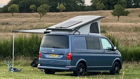 Comfort, Freedom, and 5-Star Reliability – VW T6 Campervan for Hire
