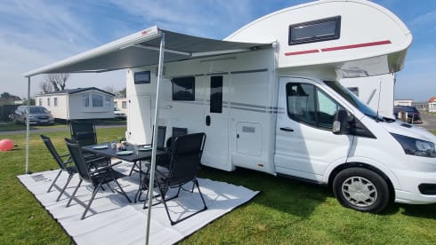 New modern fully equipped camper. 