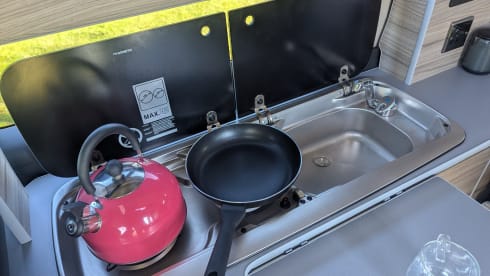 Jim – Nissan Elgrand Campervan