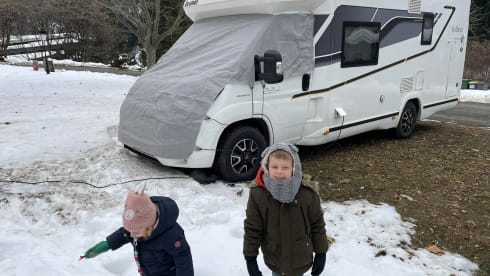 Miel – Fully equipped 4p Benimar Mileo 224 semi-integrated from 2020 - also SKI!!