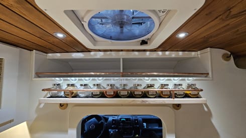 Bubu – 3 person Fiat Ducato bus camper