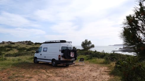 Self-build 2p off-grid bus camper (2008 Opel Movano L2H2)