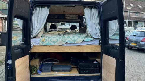Rendang – Off-Grid Ford Bus Camper - 2p. - for real adventurers