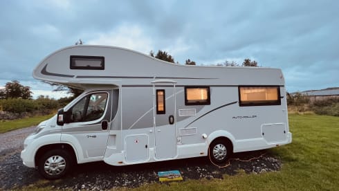 Alan – 6 berth Roller Team alcove from 2020