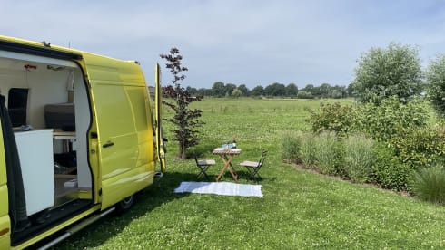 Camperlance – Cozy two-person self-built camper (old ambulance)