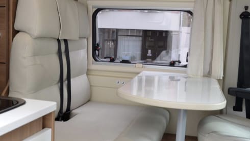 Modernes Fiat Ducati Wohnmobil