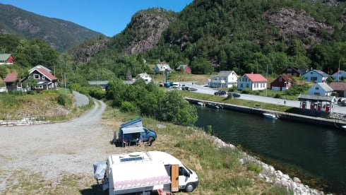 Camper voor uw perfecte vakantie – Ideal and complete camper for your perfect holiday
