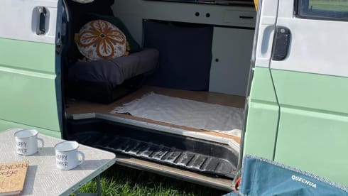 Koos – Trendy T4 - luxury bed - 1:14!