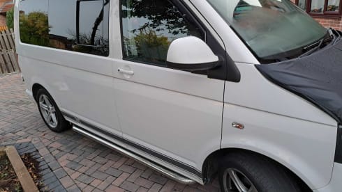 Transporter-Saurus-Rex – Transporter-Saurus-Rex... a 4 berth Volkswagen campervan from 2010