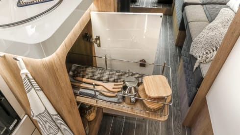 2025 Roller Team 707 Auto  – 2025 5 posti letto/Auto, cuccette, ampio salone  