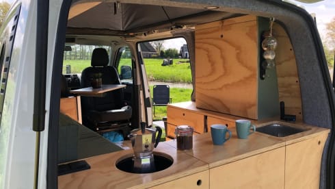 Experience adventures with Jip! 2p VW camper bus