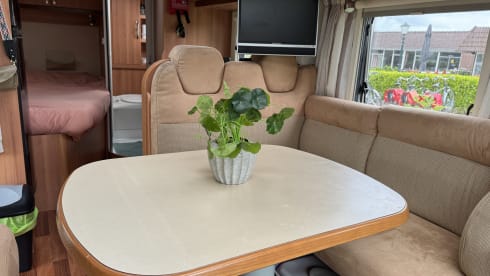 Camper Champagne – Hymer T 654 CL Exclusive Line