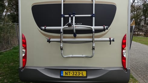 Moonlight – Wonderfully comfortable Bürstner semi-integrated motorhome