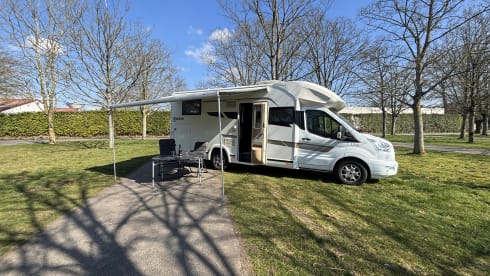 Full option 5 person Benimar automatic