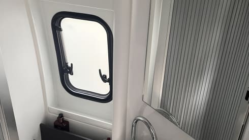 2p Adria Mobil bus uit 2020