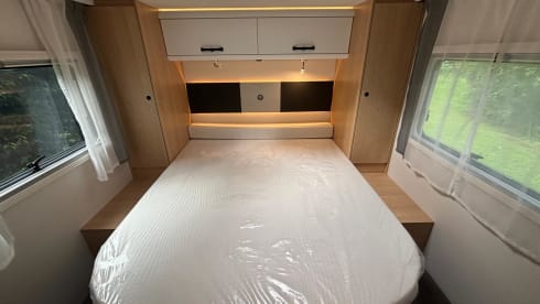 H10 – FIAT Sunlight i69 A-Class Auto  -4 berth 