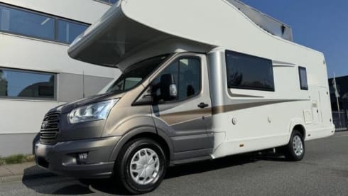 6p Ford alcove from 2017, bunk bed and large seating area