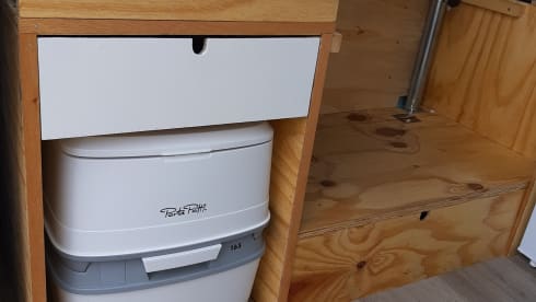 Miles – Off Grid Camper