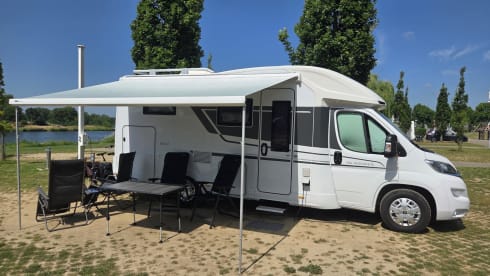 Fran01 – Adria Coral Axess 600 SL