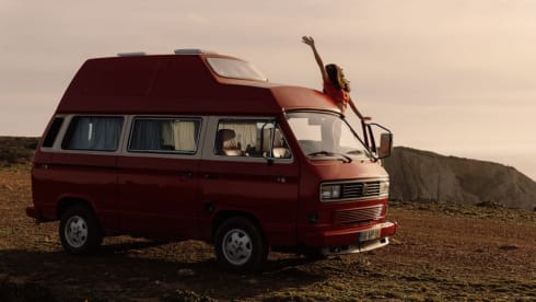 Vermelho  – Rent a Campervan Blue CLassics ‘s Volkswagen T3  red