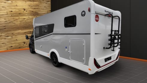 Clyde – Clyde – The stylish one for big dreams