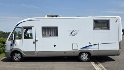 Goeske – Camping-car intégré 4 places Bürstner Elegance I710 avec lits jumeaux