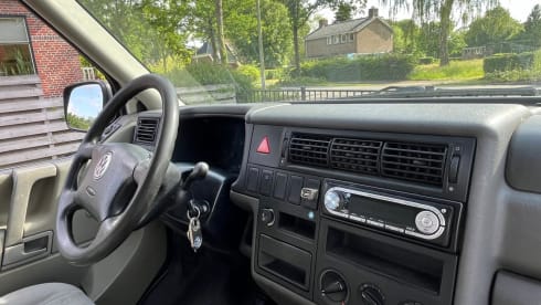 Willem – 2-seater Volkswagen bus from 2000