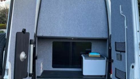 Sheila – Volkswagen Crafter Wohnmobil mit 5 Schlafplätzen (2016)