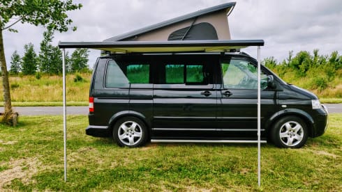 Black 2.5 TDI Multivan T5 Highline Camperbus