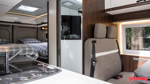 Recent Pössl 160 HP, 9-speed automatic, length beds, 2-person comfort.