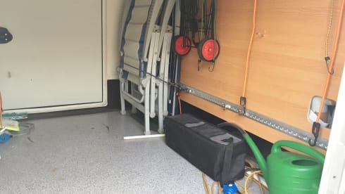 Nice walk with spacious 4-person camper