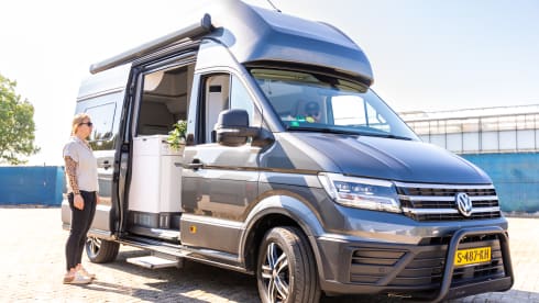 Clyde – 4p Volkswagen bus from 2022