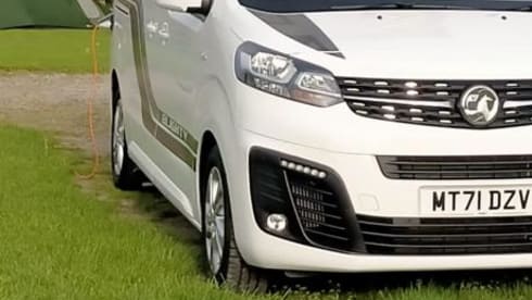Blighty – New Pop Top Campervan 4 Berth