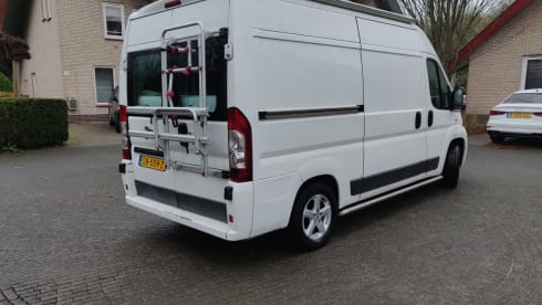 De Reizende Levensgenieter – Nice Fiat camper bus for 2-4 people