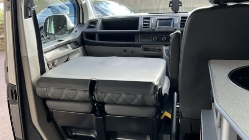 Bob (Best Of Both) – High Spec & Great Looking VW Campervan - Unique Layout 