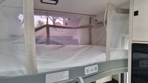 Kampergeluk – Beleef jouw uniek avontuur met onze 4-persoons automaat camper
